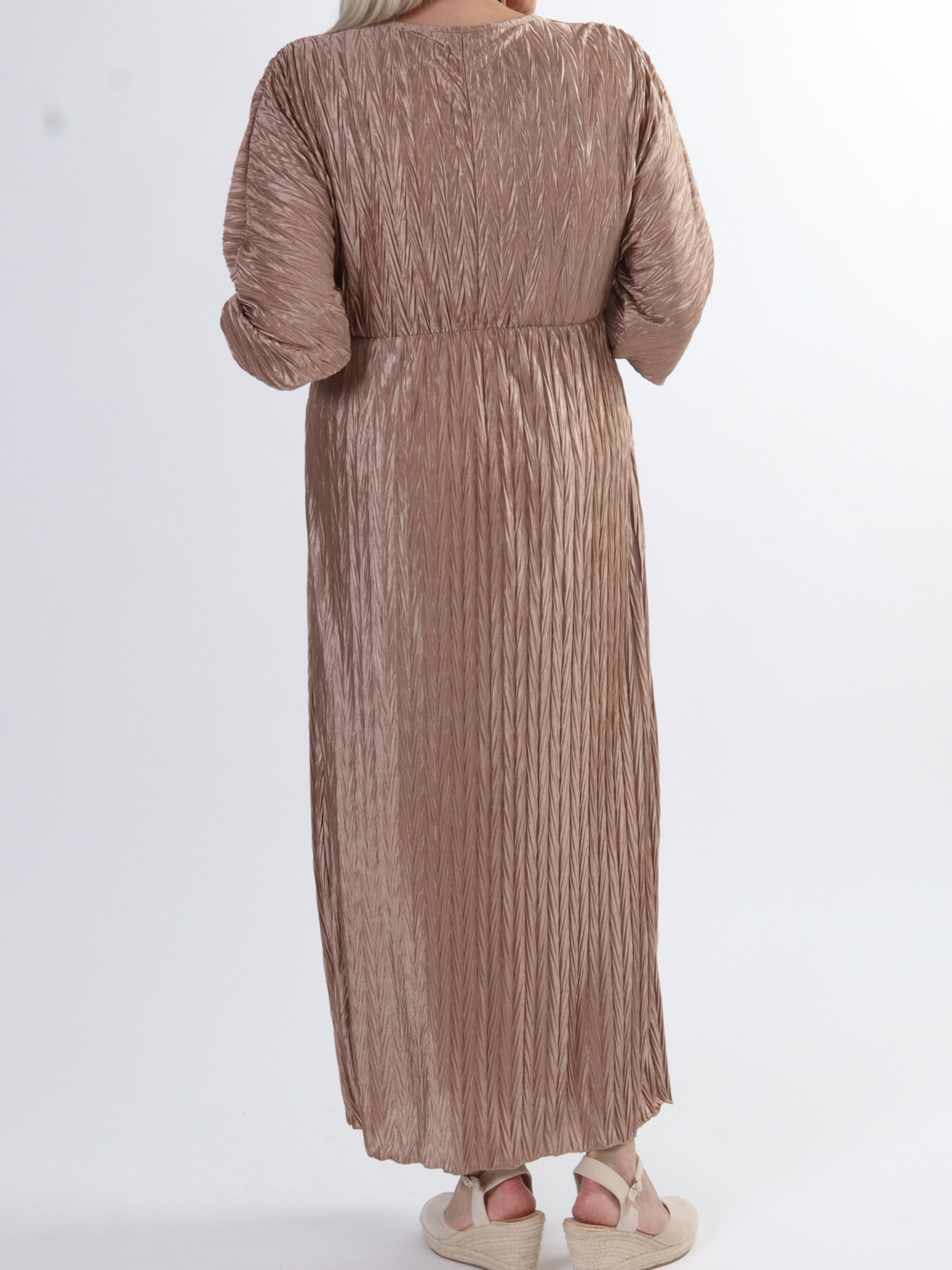 Love - Lang plus size plisseret kjole i shiny stof